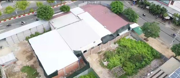 La tierra en el barrio 1, Bac en la ciudad, muchas personas tienen libros rojos pero no se pueden construir. Foto: Nhat Ho