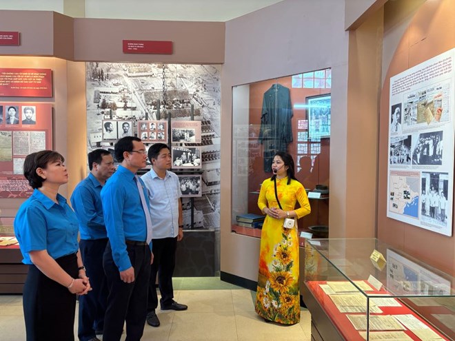 Hoạt động và cống hiến của đồng chí Hoàng Quốc Việt trên cương vị người đứng đầu tổ chức Công đoàn Việt Nam