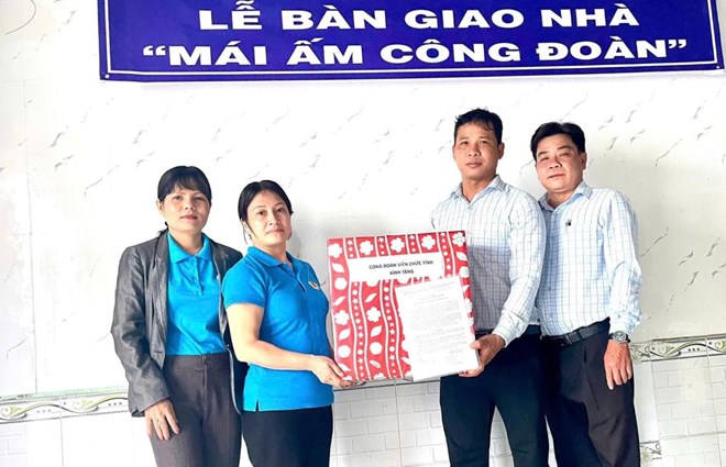 Từ 1.6, dừng thu đoàn phí đối với đoàn viên công đoàn cơ quan hành chính, đơn vị sự nghiệp hưởng 100% lương ngân sách nhà nước, lực lượng vũ trang