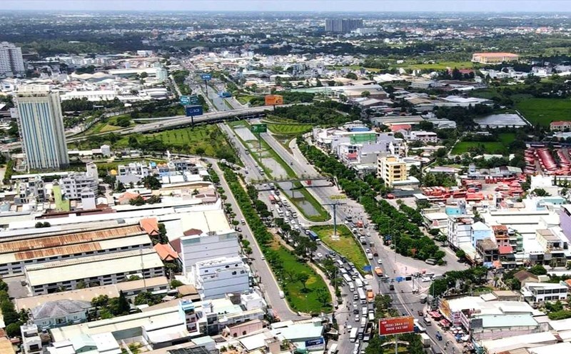 The section of National Highway 1 intersecting with Vo Van Kiet Street in Binh Chanh District (HCMC). Photo: Anh Tu