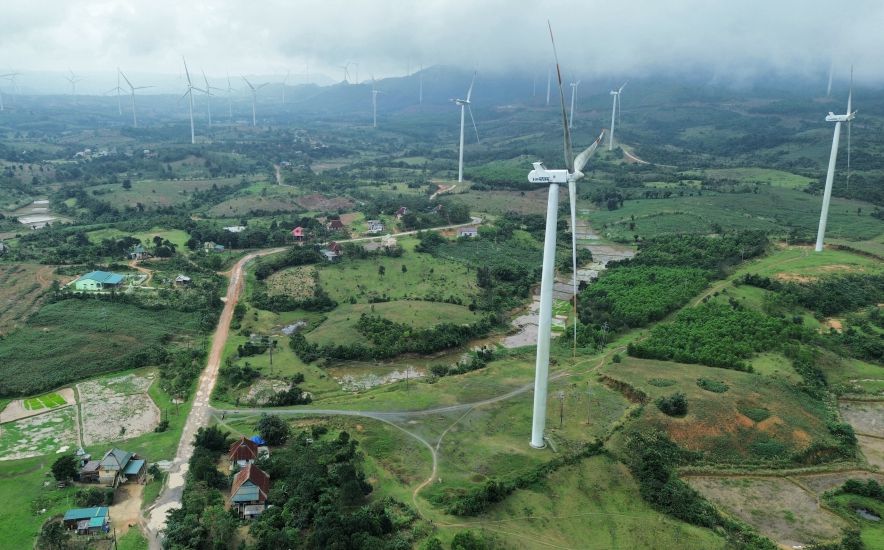 The wind power project in the mountainous district of Huong Hoa, Quang Tri province has come into operation. Photo: Hung Tho