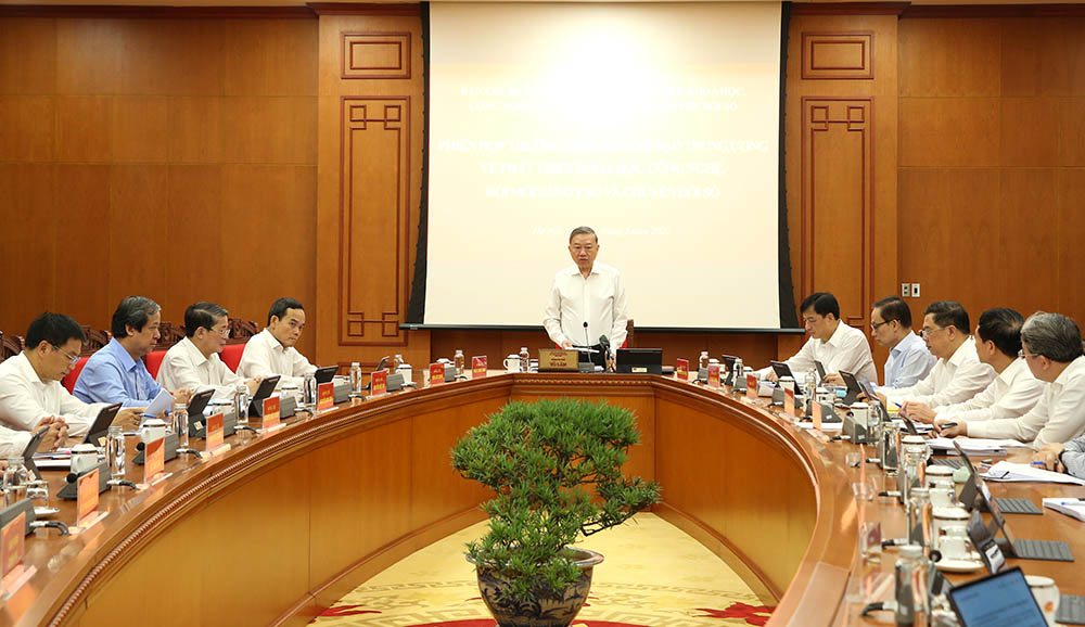 Tong Bi thu To Lam yeu cau phan tich nhung van de con ton tai, diem nghen trong phat trien khoa hoc cong nghe. Anh: Tran Vuong