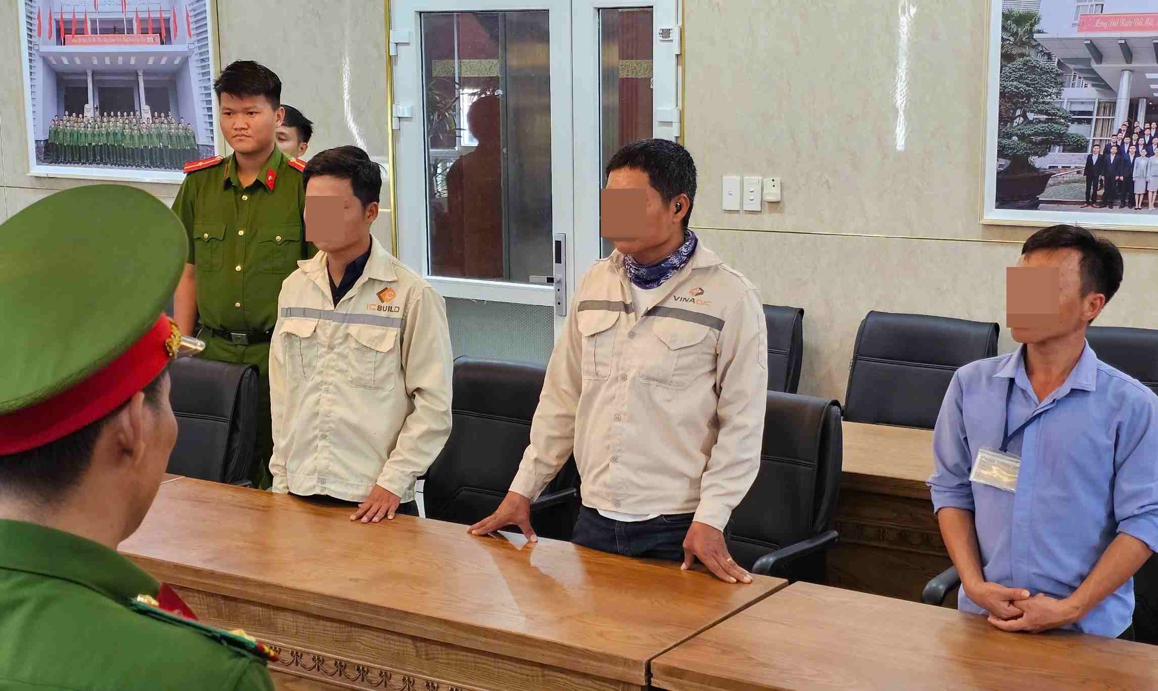 Prosecution of 3 subjects for illegally burying more than 162 tons of waste into the environment in Da Nang. Photo: Bao Ngoc