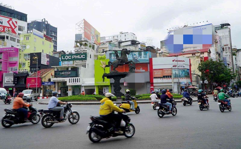 Reasons why an intersection in Ho Chi Minh City is always smooth