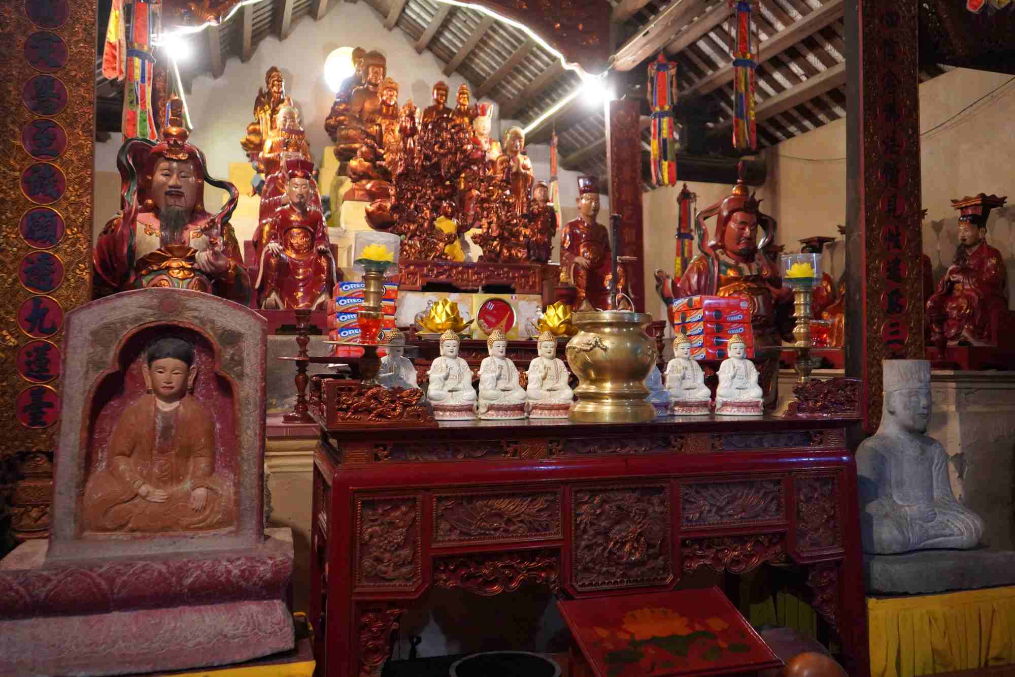 Two national treasures in Tra Phuong Pagoda, Hai Phong. Photo: Mai Dung