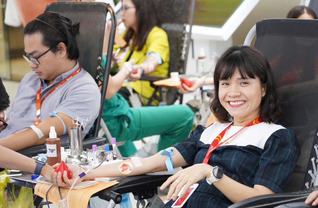 CBNV ROX Group tham gia hien mau tinh nguyen
