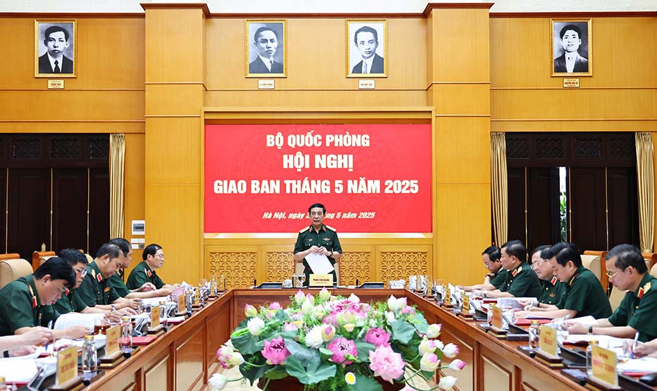 The Ministry of National Defense mobilized nearly 9,000 soldiers, militia, and over 360 disaster prevention and control vehicles for search and rescue. Photo: Ministry of National Defense