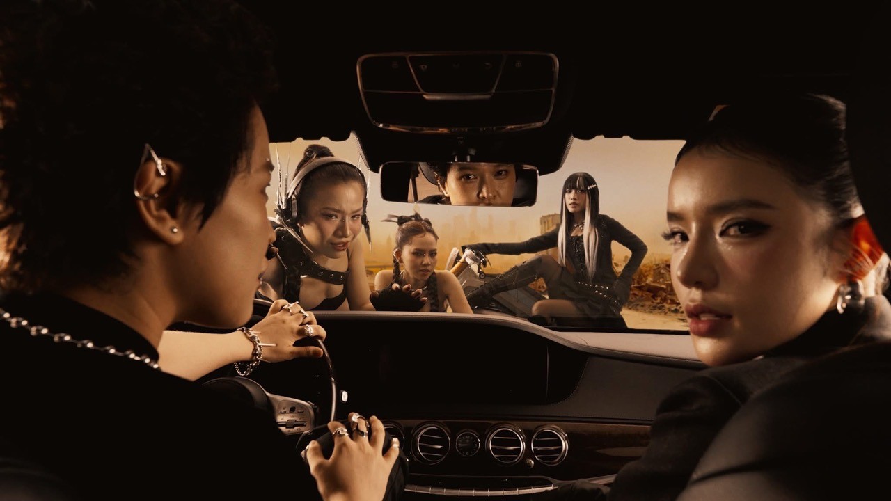 Anh: Nhan vat cung cap.