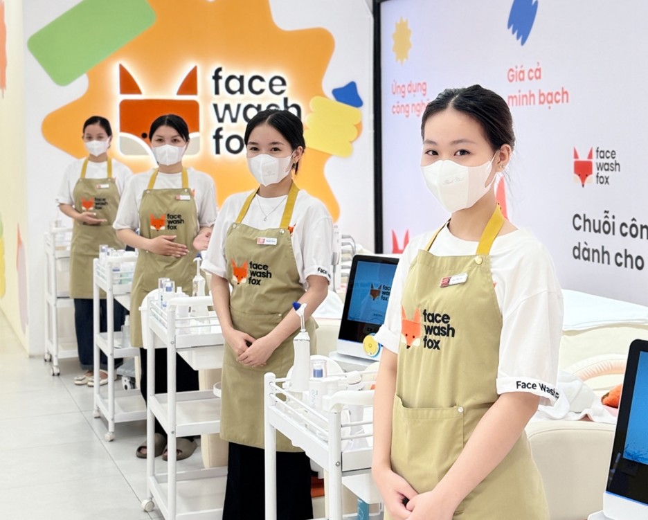 Doi ngu nhan vien tai Face Wash Fox. Anh: Face Wash Fox