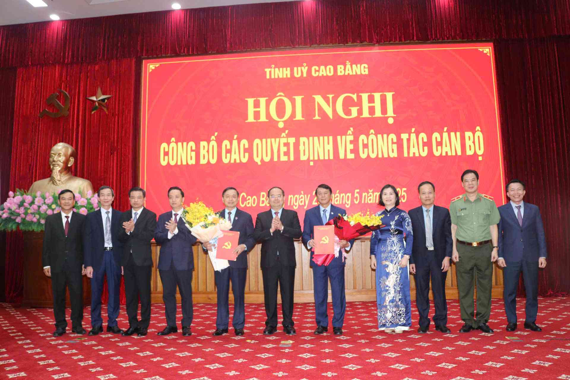 The Cao Bang Provincial Party Committee held a conference to announce decisions on personnel work. Photo: Minh Tuan