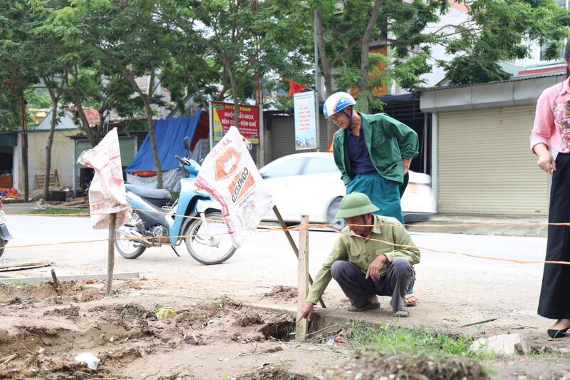 Nguoi dan lo lang khi ho sut lun xuat hien bat thuong. Anh: Duc Thang
