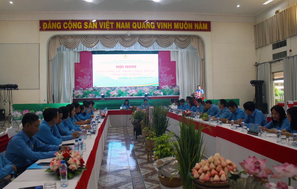 Quang canh Hoi nghi so ket 5 thang dau nam 2025 ve hoat dong Cong doan Cum thi dua so 10. Anh: Lam Dien