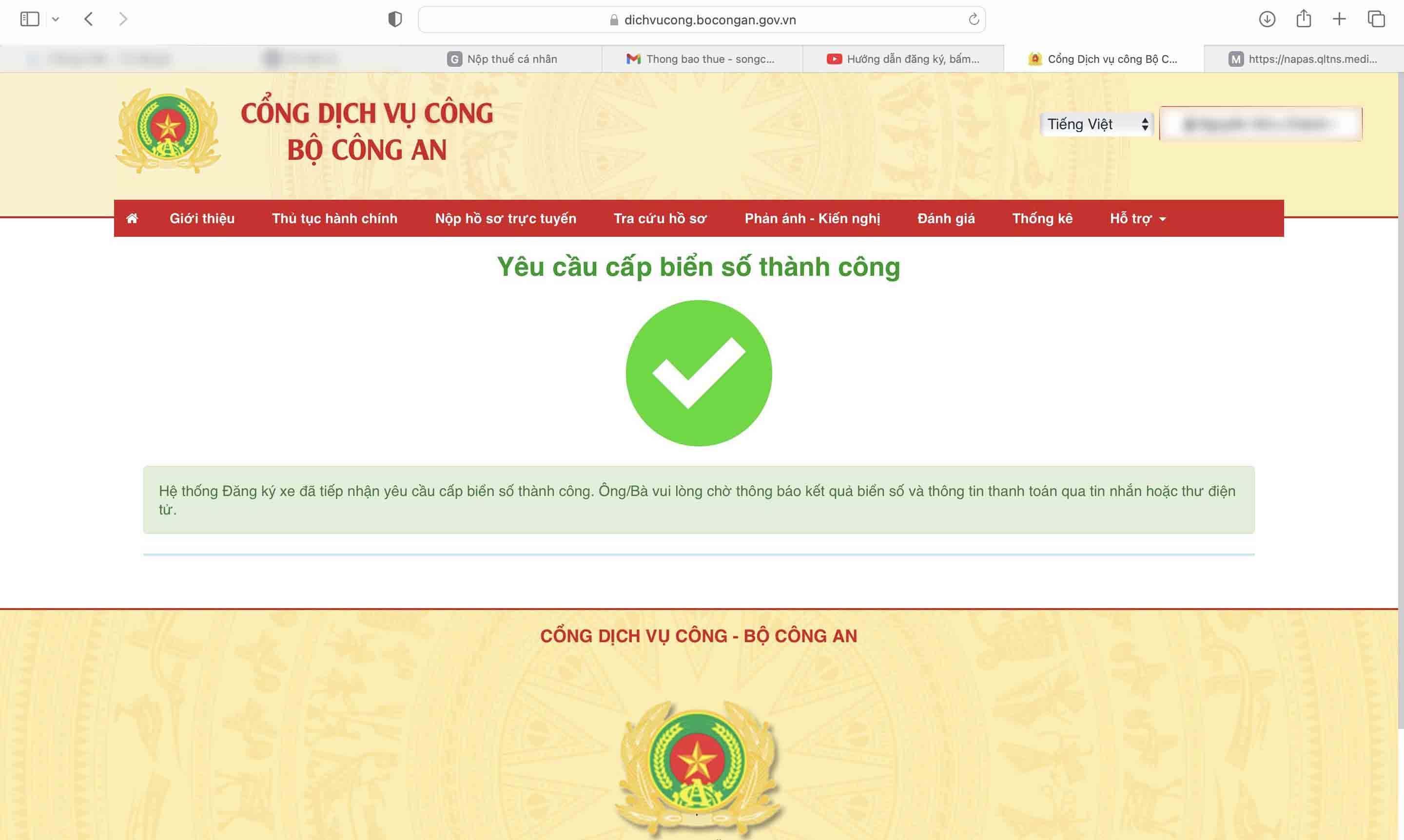 Realice procedimientos para registrar vehiculos, haciendo clic facilmente en la placa a traves del portal de servicio publico del Ministerio de Seguridad Publica. Foto: Huu Chanh
