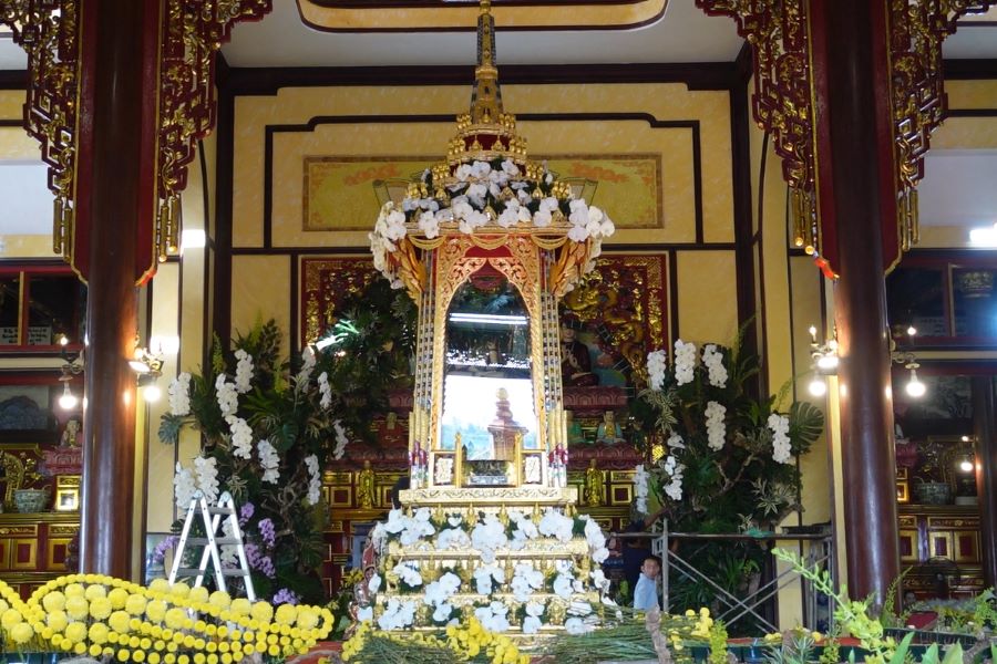 Da Nang gap rut chuan bi cac cong tac don xa loi Duc Phat ve chua Quan The Am (quan Ngu Hanh Son) tu ngay 30.5 den 2.6. Anh: Tran Thi