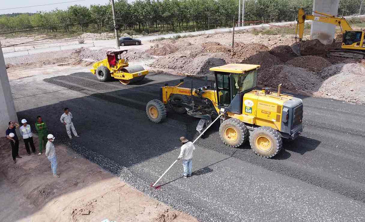 Construction of Bien Hoa - Vung Tau Expressway through Dong Nai province. Documentary photo: HAC
