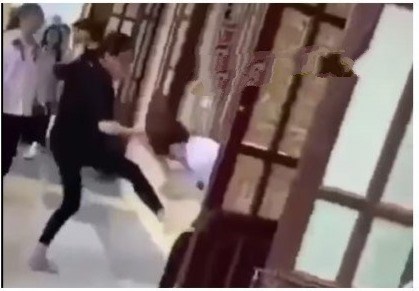 Una violencia escolar tuvo lugar en 2022 en Hai Phong. Foto: Hoang Khoi