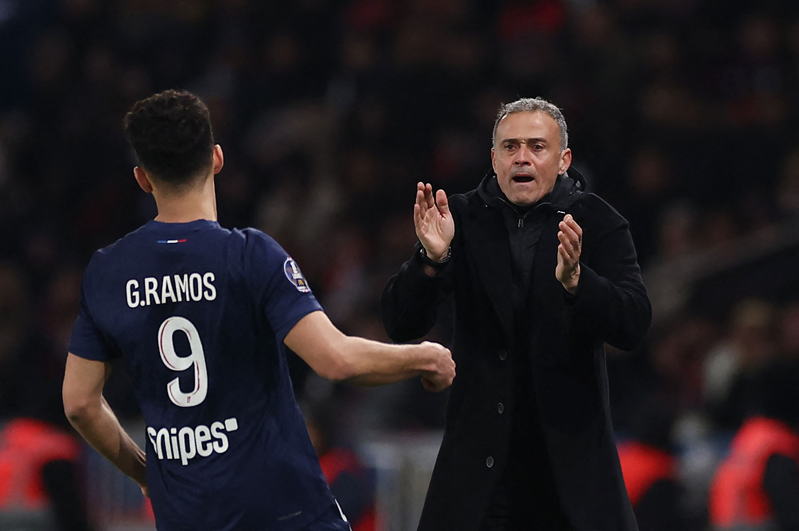 Luis Enrique dang xay dung hang tien ve cua PSG rat tot. Anh: AFP