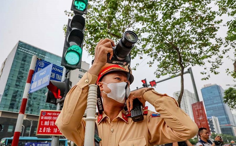 List of 8 routes where Hanoi Traffic Police have mobile cameras to record fines