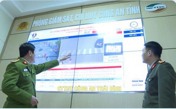 The police checked the vehicles that were fined. Photo: Thai Binh Police