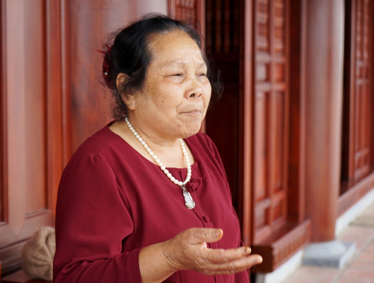 Ba Le Thi Mien (o thi tran Thuong Xuan, huyen Thuong Xuan, tinh Thanh Hoa) khong the nao quen ve tran bom dien ra vao ngay 14.6.1972 tai khu vuc cau Ham Rong. Anh: Quach Du