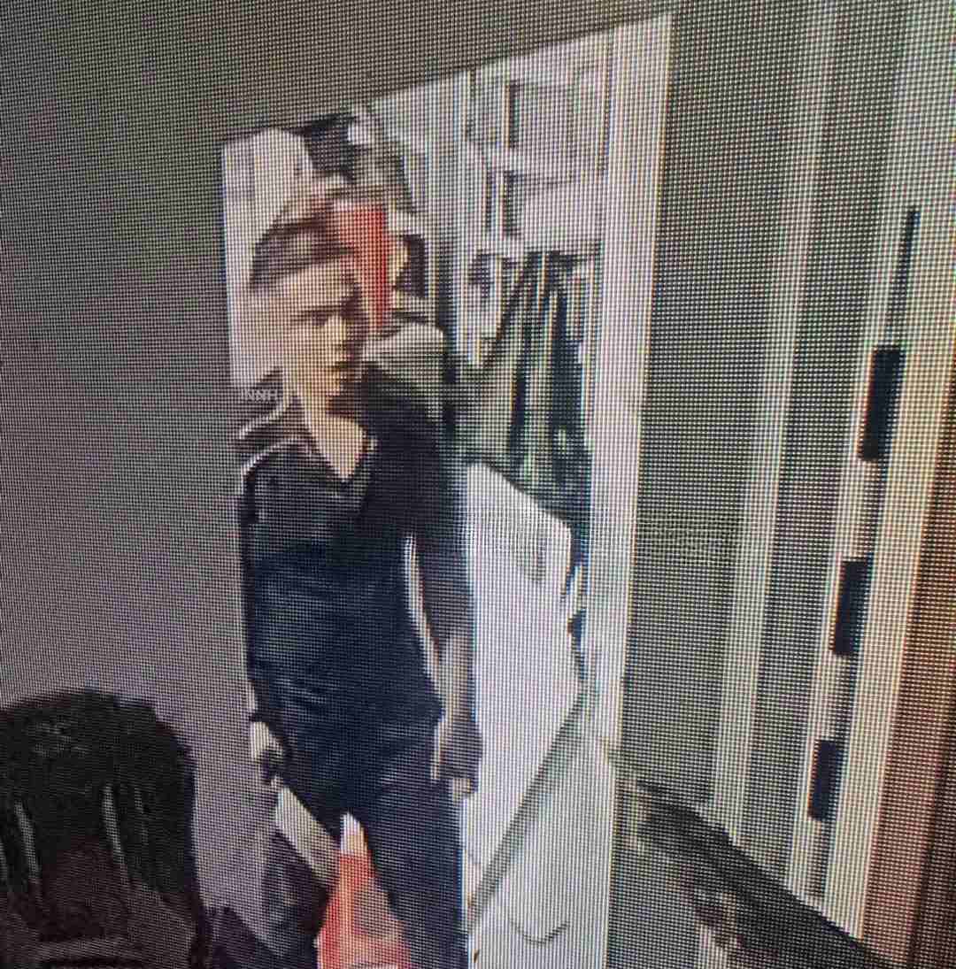 Đối tượng có biểu hiện tâm thần xông vào chốt bảo vệ nghĩa trang gây án mạng. Ảnh: Công an tỉnh Bình Dương