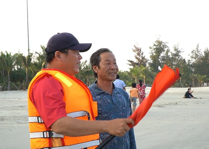 My Khe Beach Management Team is always on duty to promptly rescue drowning cases. Photo: Vien Nguyen.