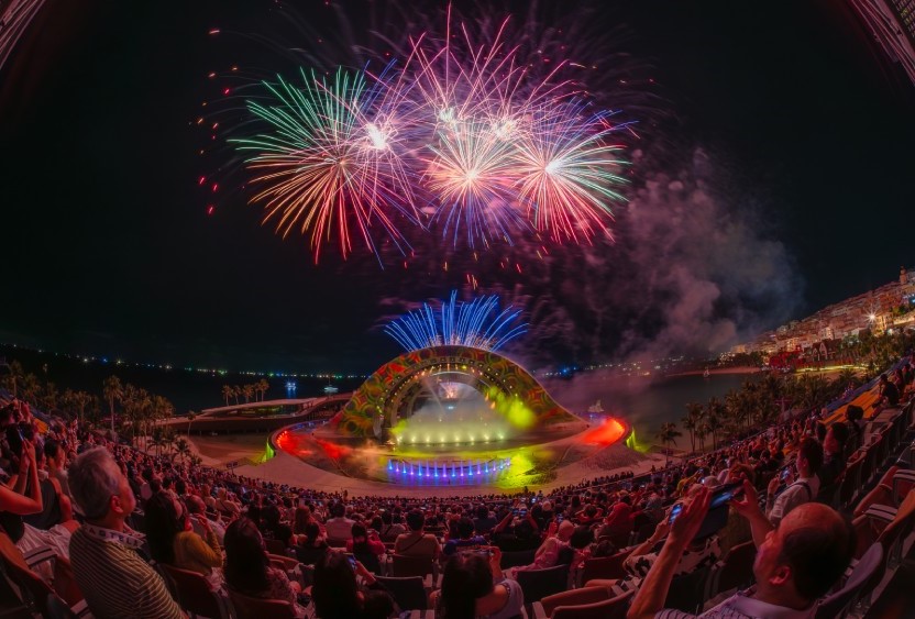 El turismo de Qianjiang recaudo mas de 831 millones de dongs en cuatro dias festivos. Foto: El amanecer