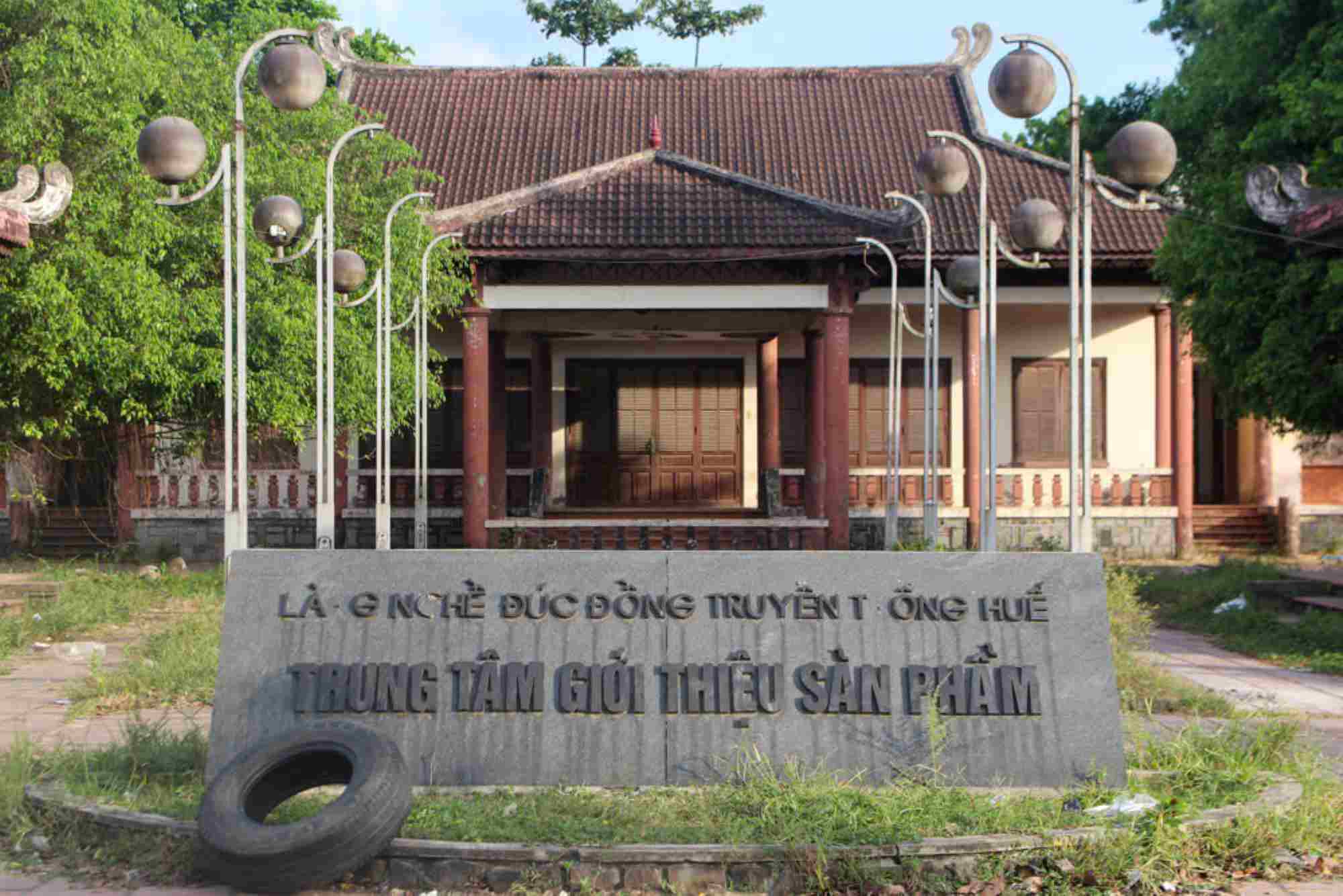 The infrastructure of the houses in the center is still quite good, but they are abandoned and unattended. Photo: Phuc Dat