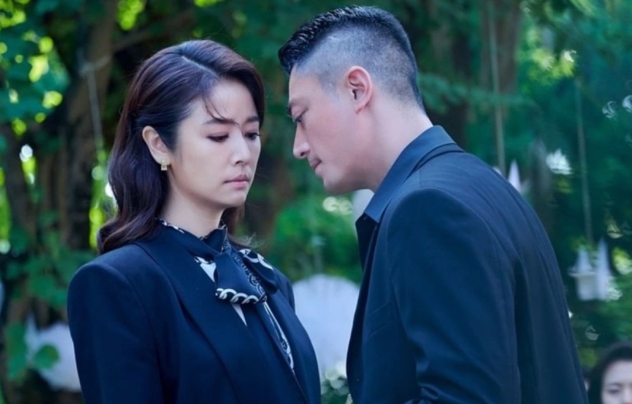 Lam Tam Nhu and Huang Jianhua in the movie Hoa Chung Thuong Thuong. Photo: Producer