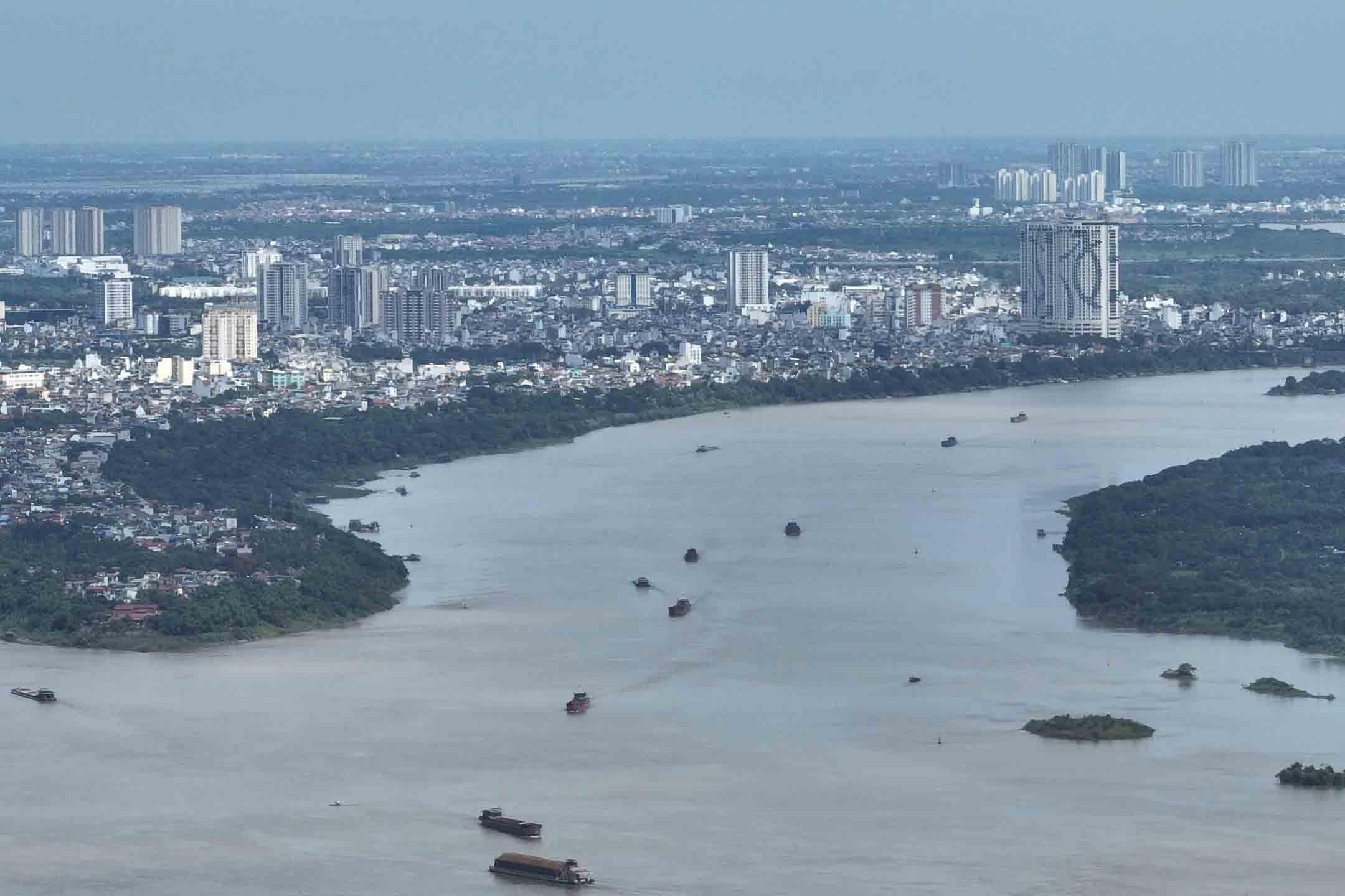 Cầu Tứ Liên qua sông Hồng và sông Đuống nối quận Tây Hồ và huyện Đông Anh khởi công dịp 19.5 vừa qua. Ảnh: Hữu Chánh 