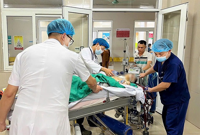 Corriendo con la muerte, salvando la vida de una chica de 11 años con miocarditis oscura gracias al ECMO movil. Foto: BVCC