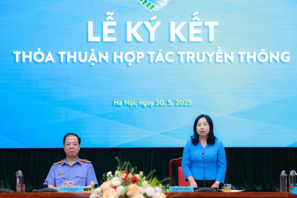 Phó Chủ tịch Thường trực Tổng LĐLĐ Việt Nam Thái Thu Xương phát biểu tại buổi lễ. Ảnh: Hải Nguyễn