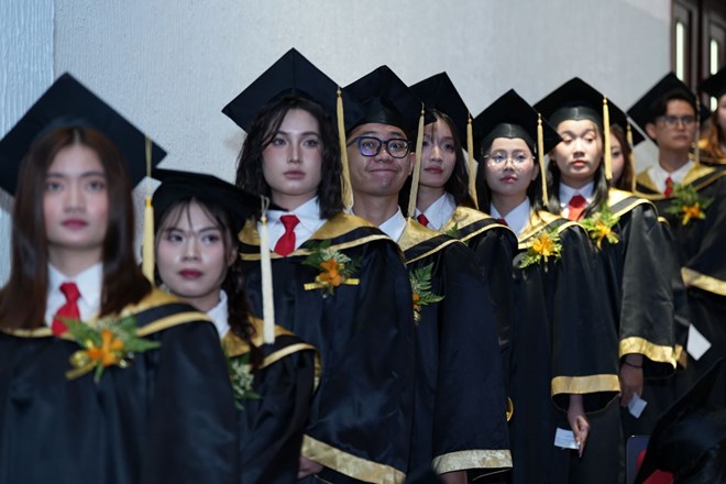 266 sinh viên Đại học Tôn Đức Thắng tốt nghiệp sớm 1 học kỳ đạt loại khá, giỏi