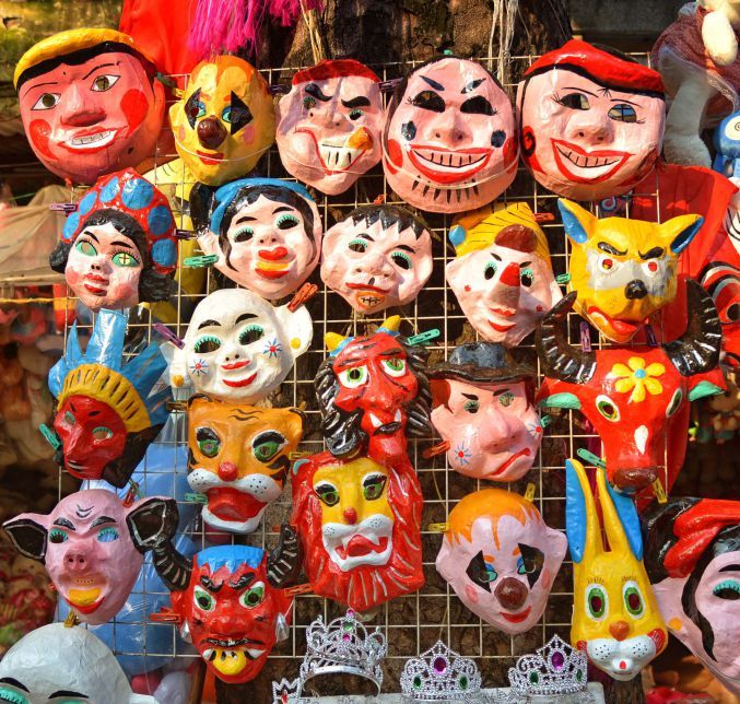 The rich and diverse types of reed paper masks are attractive to children. Photo: Character provided