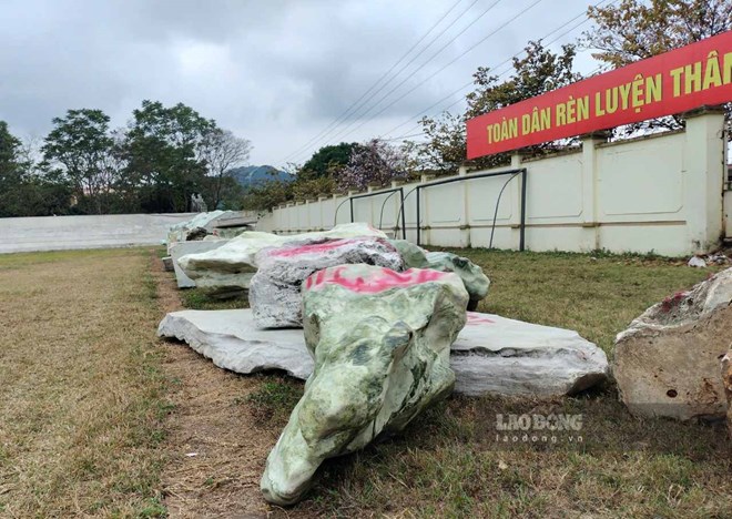 Xử phạt, tịch thu hàng nghìn tấn đá cảnh trái phép ở Yên Bái