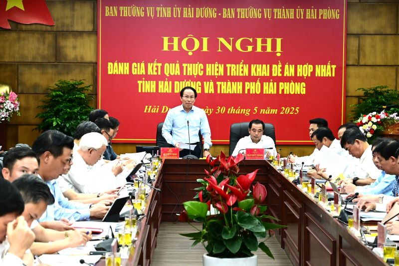 Bi thu Thanh uy Hai Phong Le Tien Chau phat bieu tai hoi nghi. Anh: Cong TTDT tinh Hai Duong