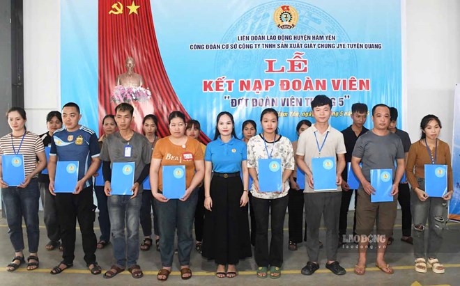 Tuyên Quang kết nạp thêm gần 600 đoàn viên công đoàn