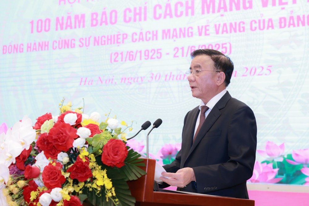 Politburo member and Standing member of the Secretariat Tran Cam Tu emphasized the need for revolutionary journalism to closely follow the breath of life and the times. Photo: Hai Nguyen