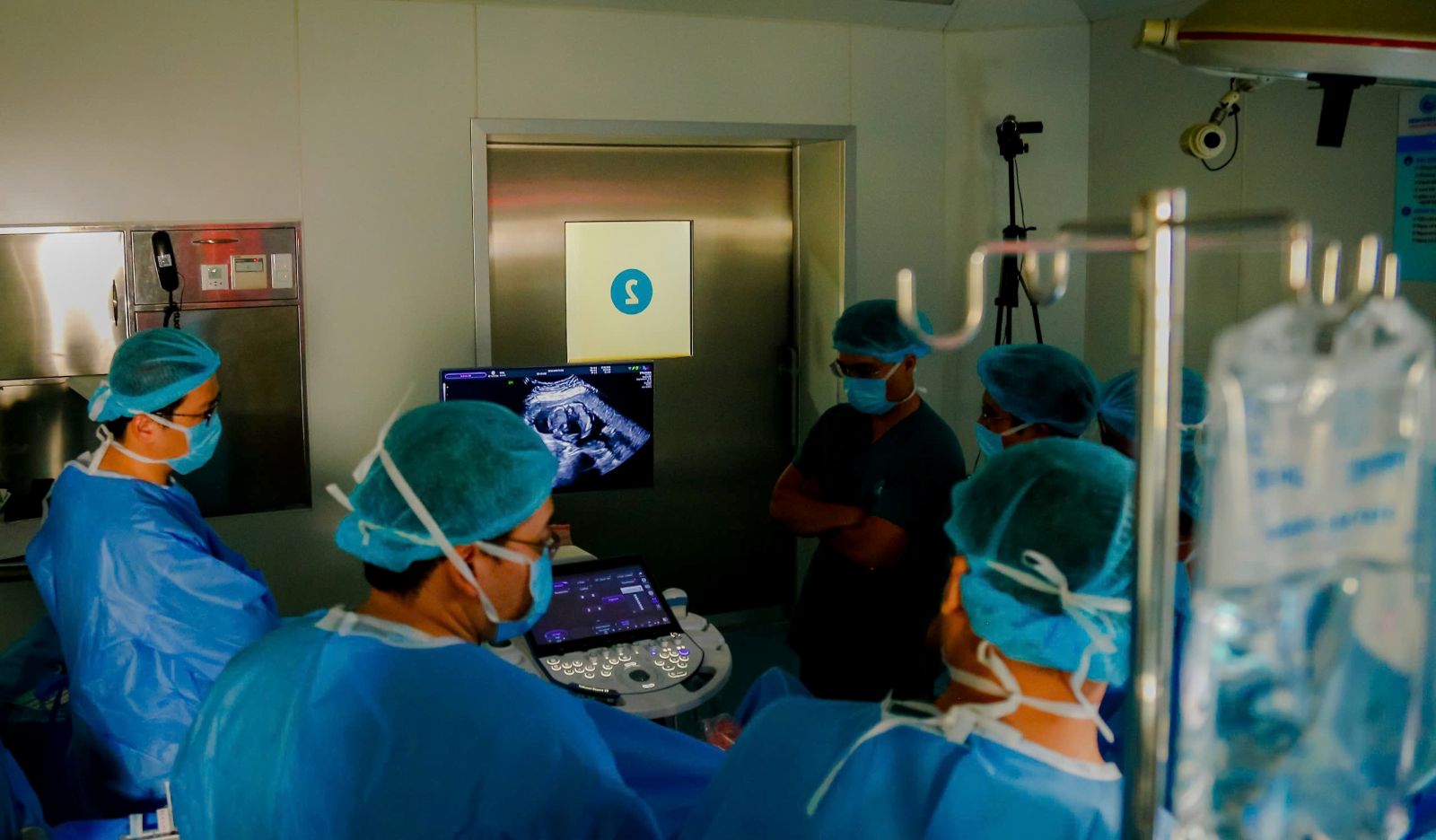 Singaporean mother has the most difficult case out of 9 fetal heart surgery cases in Ho Chi Minh City