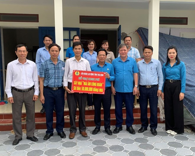 Hỗ trợ 300 triệu đồng cho 6 đoàn viên ở Thái Bình xây nhà mái ấm công đoàn