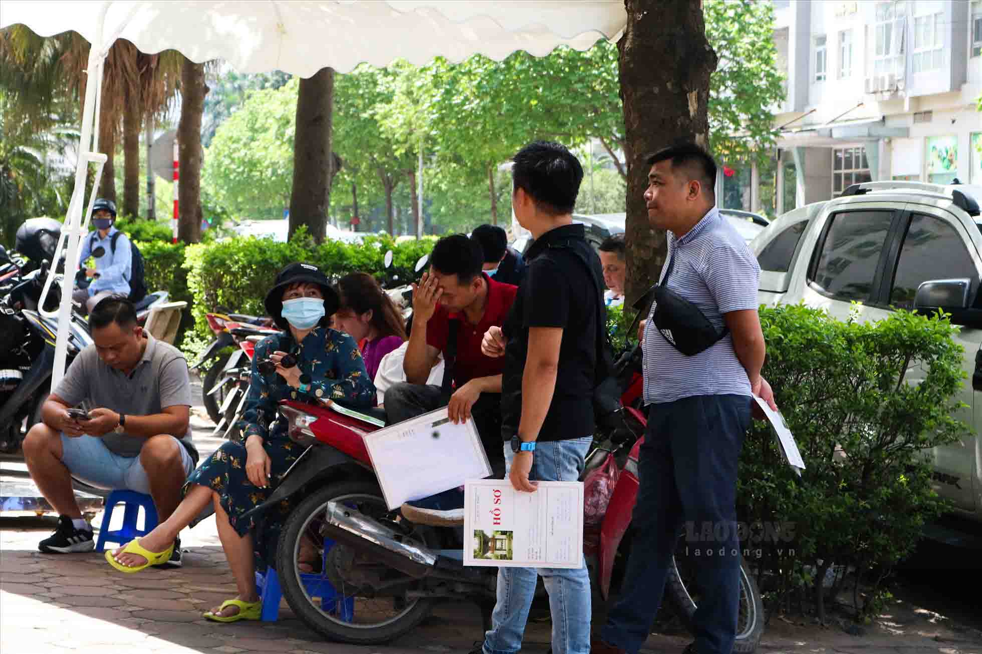 La recopilacion de registros, la aprobacion de la compra de casas sociales en linea ayuda a evitar negativos y apegarse al corredor legal. Foto: Tuyet Lan