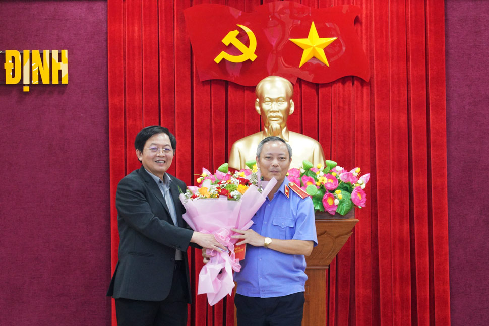 Bình Định công bố Quyết định của Ban Bí thư về công tác cán bộ