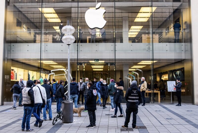 An Apple Store in Europe. Photo: Xinhua