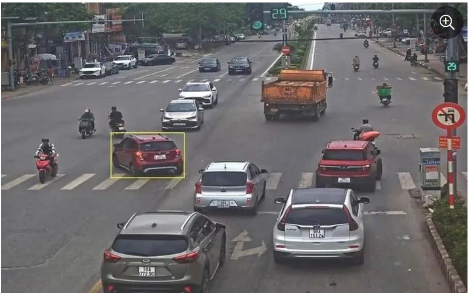 El auto fue castigado en Bac Giang. Foto: Policia de Bac Giang