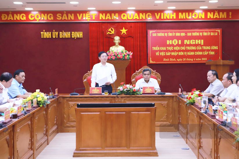 The Standing Committee of the Binh Dinh Provincial Party Committee and the Standing Committee of the Gia Lai Provincial Party Committee unanimously approved the project to reorganize administrative units of the two provinces at the meeting on April 26. Photo: Hoai Phuong