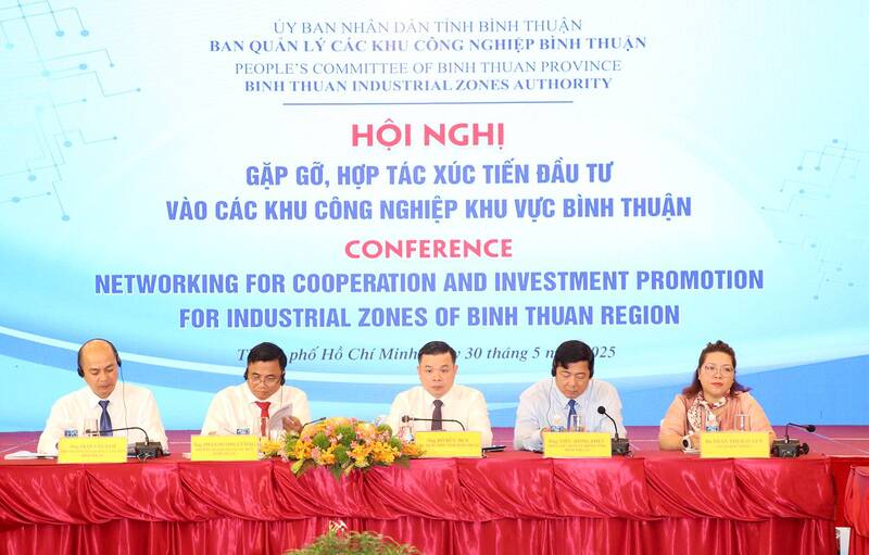 Toan canh hoi nghi. Anh: TT Dan