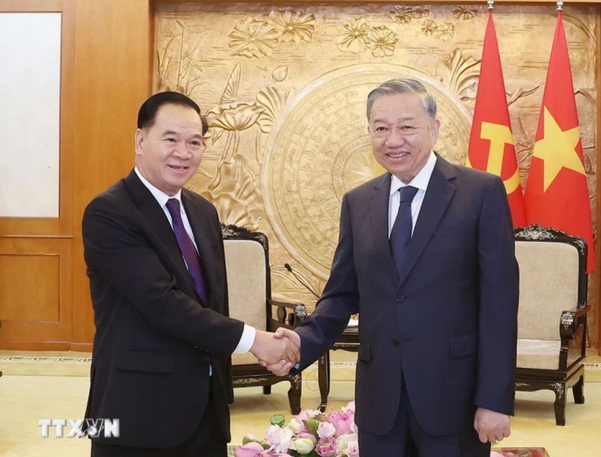 Tổng Bí thư tiếp Chánh Văn phòng Trung ương Đảng Nhân dân Cách mạng Lào