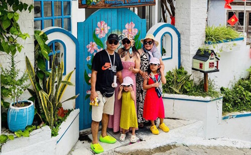 Quy Nhon is a popular tourist destination for many Vietnamese tourists and chooses to relax during the summer. Photo: Thu Hang