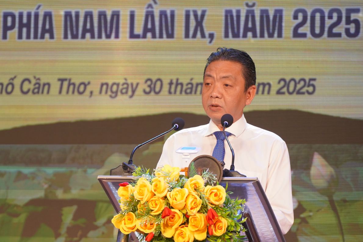 Thứ trưởng Bộ Văn hóa, Thể thao và Du lịch Hoàng Đạo Cương phát biểu tại chương trình. Ảnh: Tạ Quang