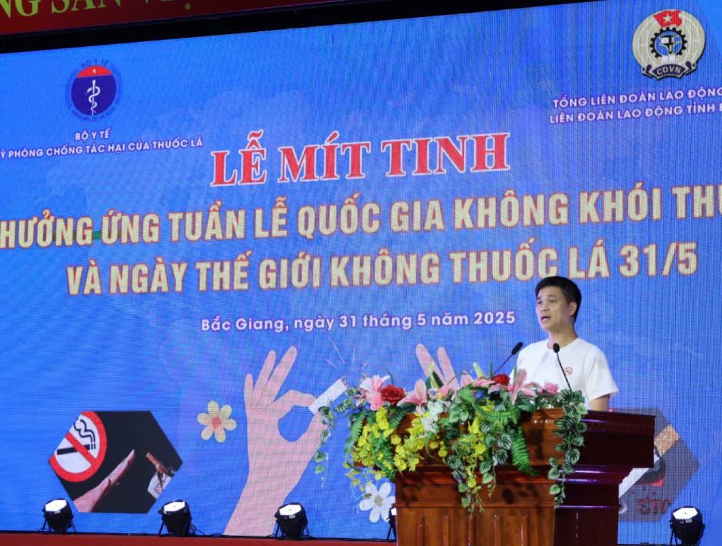 Sr. Ngo Duy Hieu - Vicepresidente de la Confederacion General de Trabajo de Vietnam, dijo que hasta ahora mas del 87% de los sindicatos de base han implementado la construccion de un ambiente de trabajo sin humo: Quyet Chien